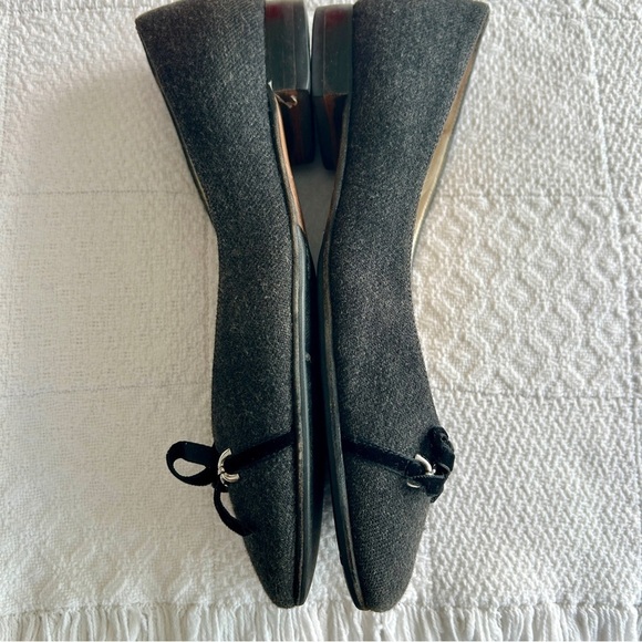 Talbots Charcaol Grey Flats in Wool Fabric with Black Velvet Bow Shoe size 8 - Picture 6 of 16